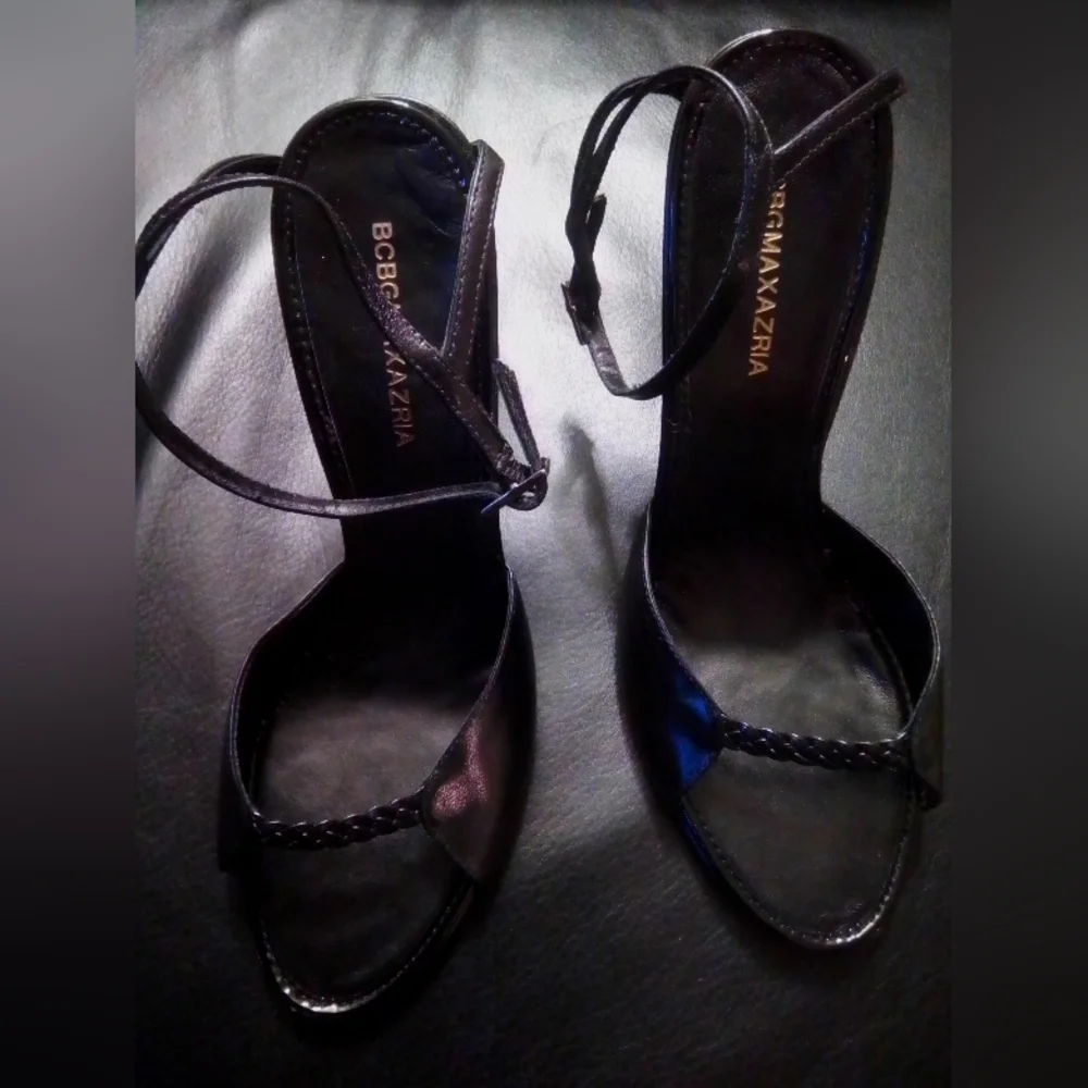 Black heels new - Picture 4 of 5
